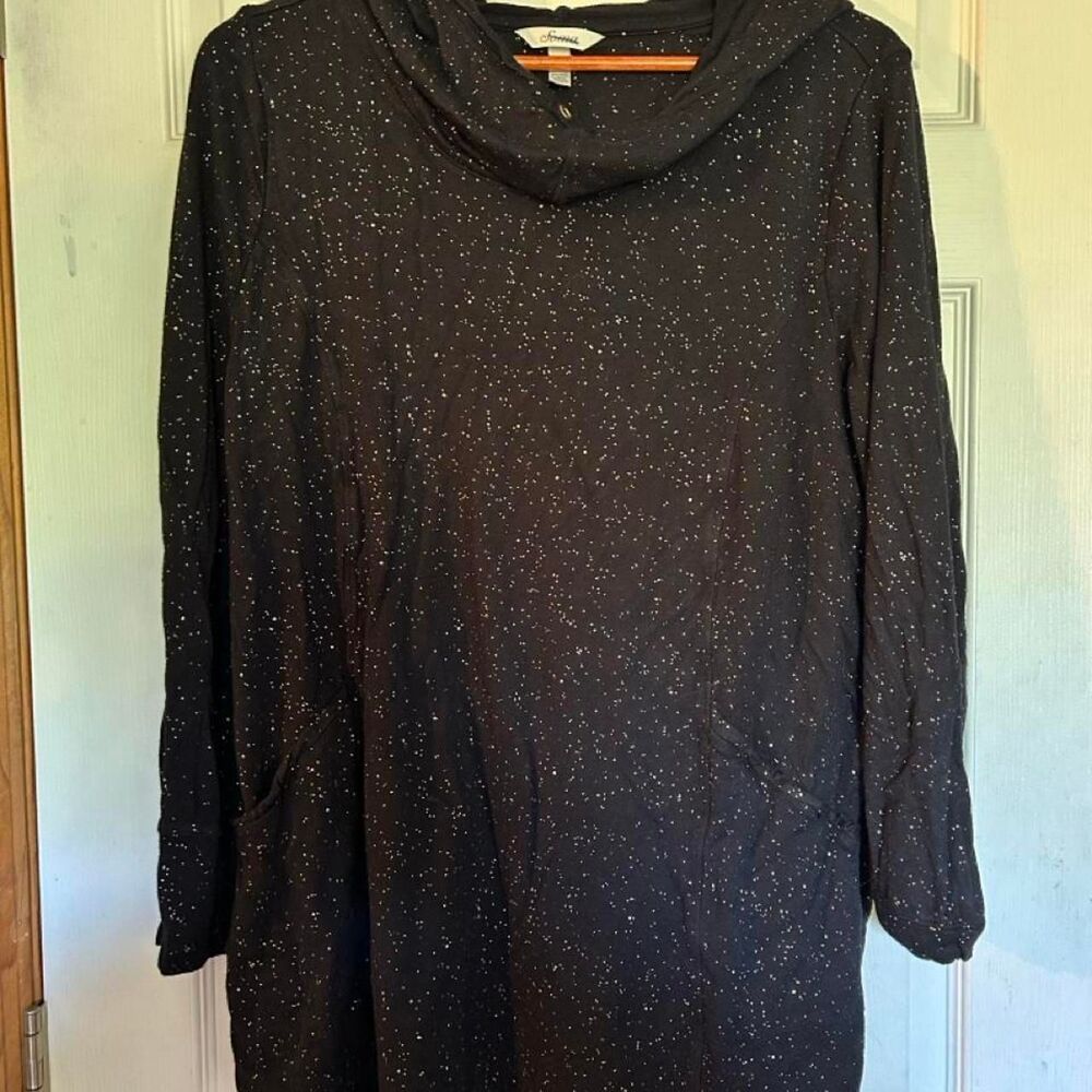 Soma Women's Black and Navy Hoodie